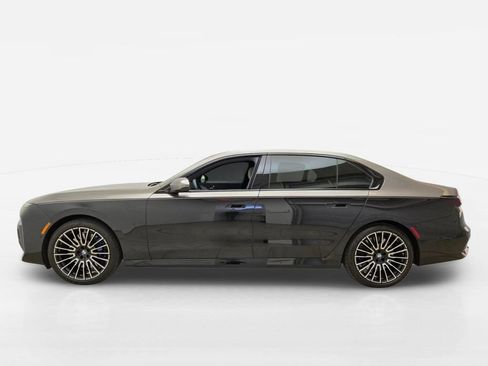 Used 2025 BMW 760i xDrive w/ Executive Package AWD/4WD image 12