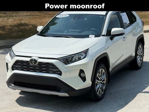 Used 2019 Toyota RAV4 Limited FWD image 8