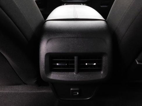 Used 2024 GMC Terrain SLE image 18