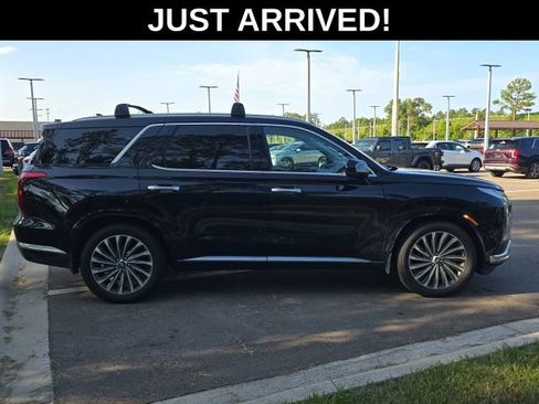 Used 2024 Hyundai Palisade Calligraphy AWD/4WD image 3