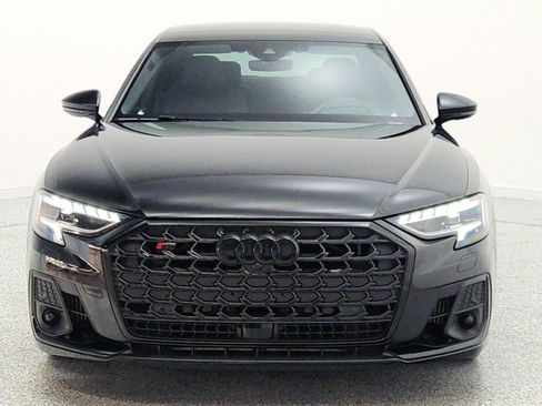 Used 2022 Audi S8 AWD/4WD image 2
