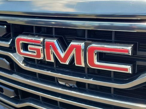 Used 2023 GMC Sierra 1500 AT4 w/ AT4 Premium Package AWD/4WD image 32