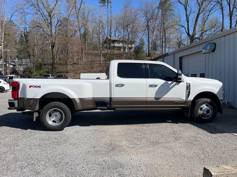 Used 2023 Ford F350 Lariat w/ Lariat Ultimate Package image 18