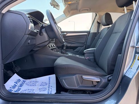 Used 2019 Volkswagen Jetta S image 24