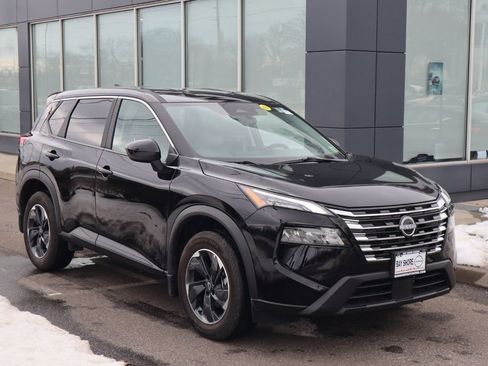 Certified 2025 Nissan Rogue SV AWD/4WD image 2