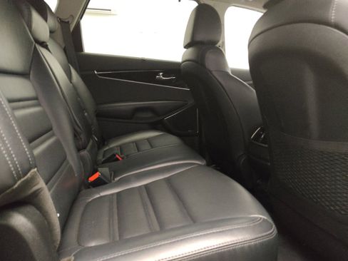 Used 2019 Kia Sorento SX w/ SX Touring Package FWD image 19