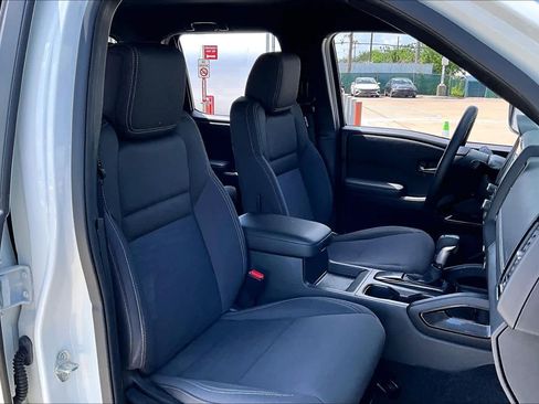 Used 2023 Nissan Frontier SV w/ Midnight Edition Package RWD image 9
