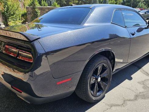 Used 2019 Dodge Challenger SXT RWD image 5