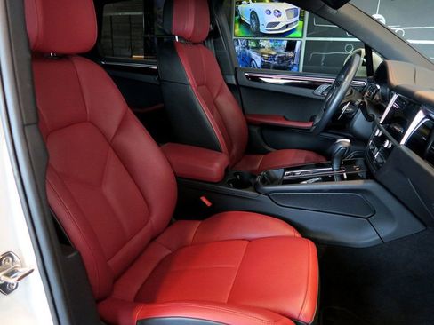 Used 2023 Porsche Macan image 29