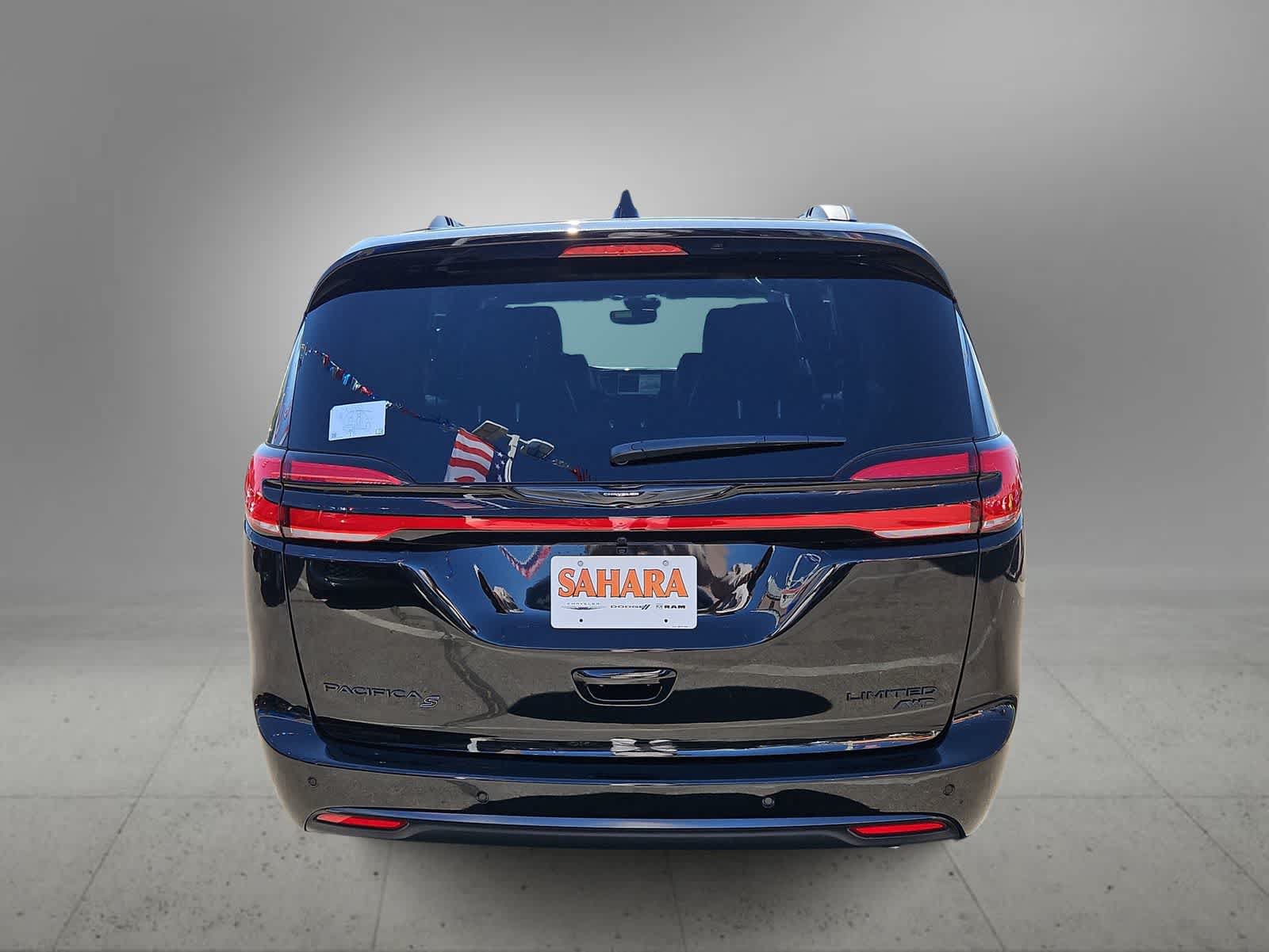 New 2026 Chrysler Pacifica Limited w/ S Appearance Package AWD/4WD image 7