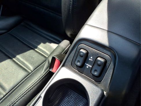 Used 1997 MAZDA MX-5 Miata RWD image 15