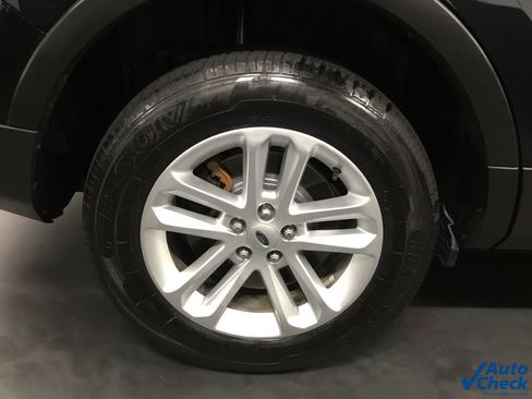 Used 2015 Ford Explorer XLT w/ Equipment Group 202A image 19