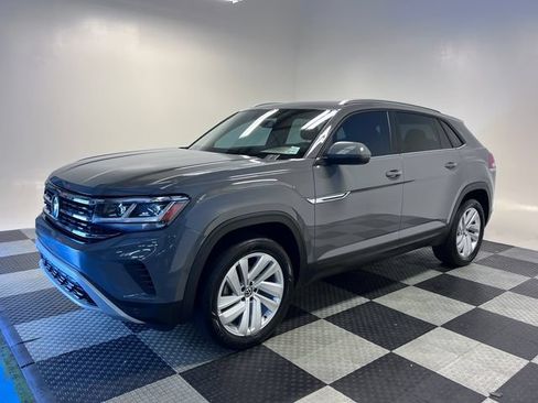 Certified 2022 Volkswagen Atlas Cross Sport SE w/ Panoramic Sunroof Package FWD image 3