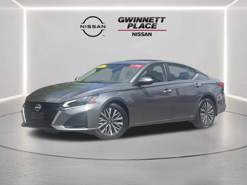 Certified 2023 Nissan Altima 2.5 SV FWD image 1