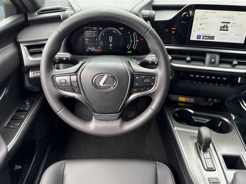 Certified 2025 Lexus UX 300h FWD w/ Accessory Package (Z2) image 27