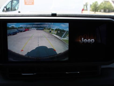 Used 2024 Jeep Wrangler Willys image 19