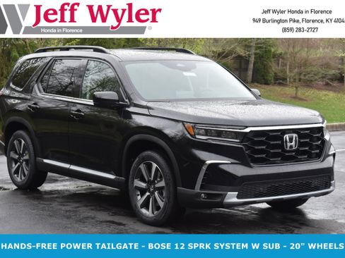 New 2025 Honda Pilot Touring image 1