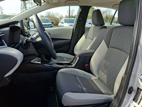 Certified 2025 Toyota Corolla LE w/ LE Premium Package FWD image 13