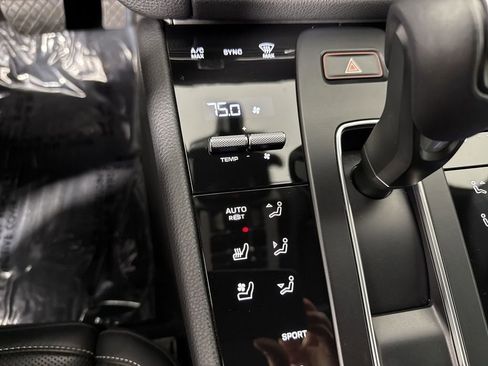 Certified 2024 Porsche Macan S w/ Premium Plus Package AWD/4WD image 30