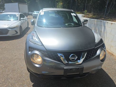Used 2017 Nissan Juke SV FWD image 2
