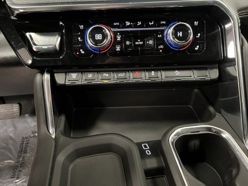 Used 2025 GMC Sierra 3500 Denali w/ Denali Reserve Package image 38