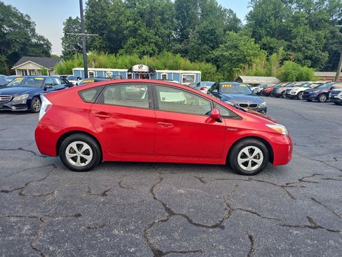 Used 2014 Toyota Prius Two FWD image 4