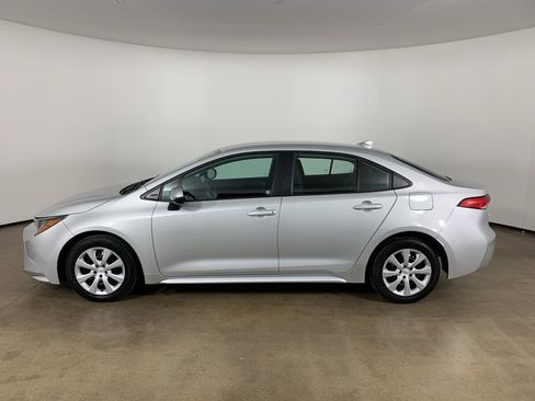 Used 2024 Toyota Corolla LE image 16