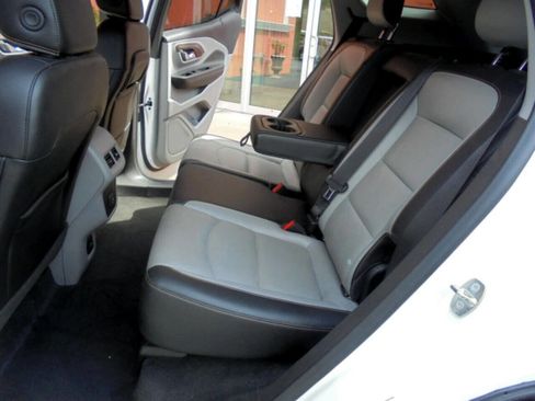 Used 2020 GMC Terrain SLT image 14