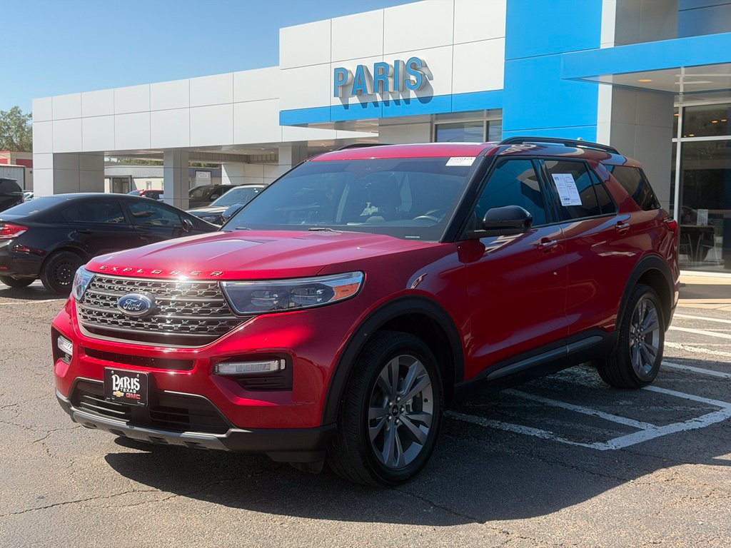 Used 2023 Ford Explorer XLT w/ Equipment Group 202A AWD/4WD image 3