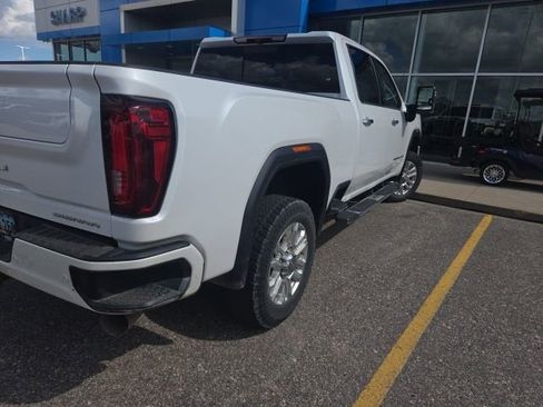 Used 2022 GMC Sierra 3500 Denali AWD/4WD image 4