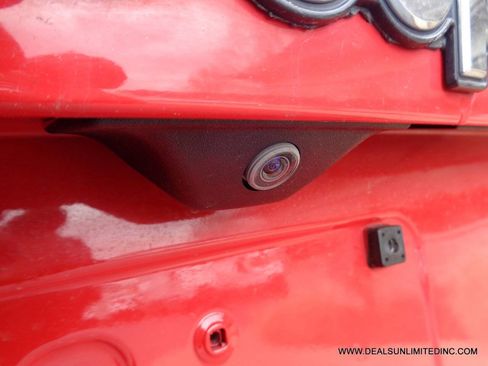 Used 2018 Jeep Renegade Latitude image 18