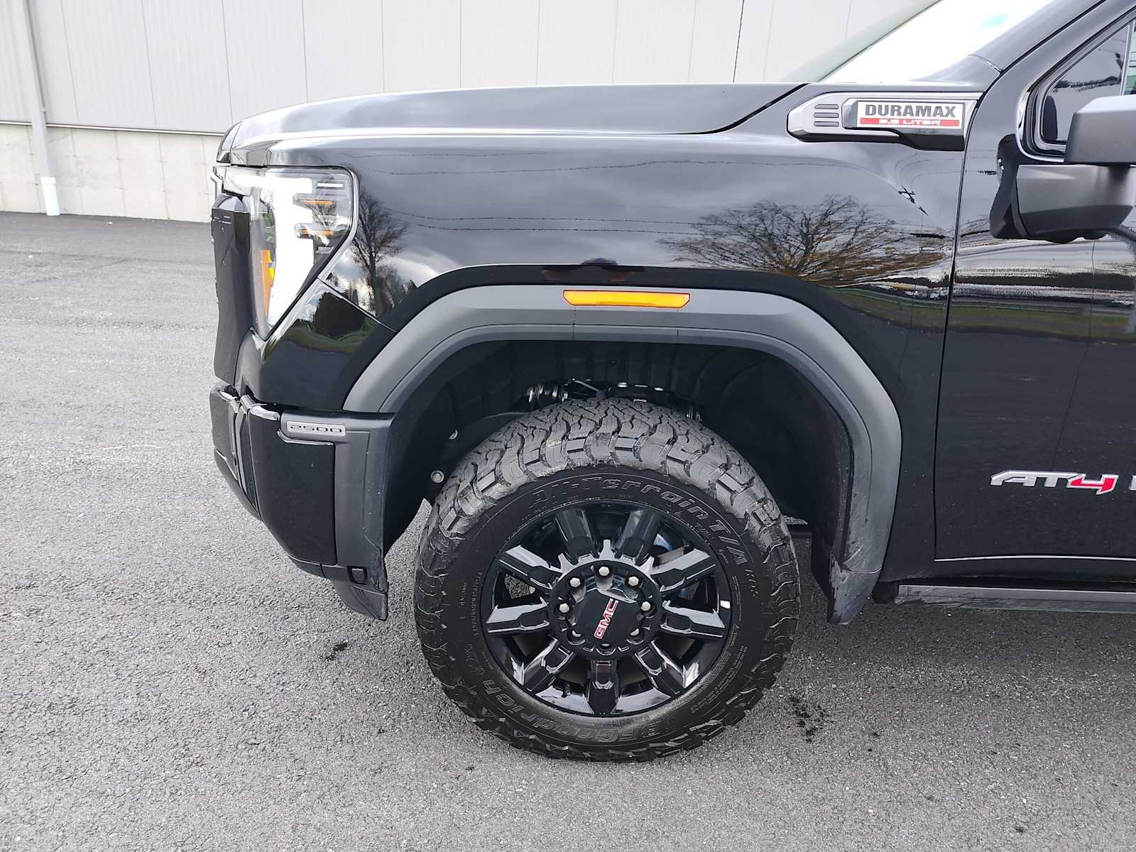 Used 2026 GMC Sierra 2500 AT4 w/ AT4 Premium Plus Package AWD/4WD image 10