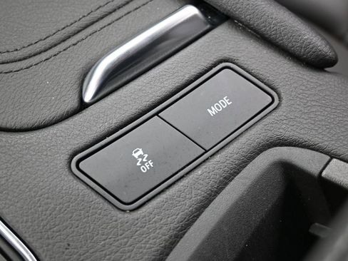 Used 2024 Cadillac XT6 Luxury image 27