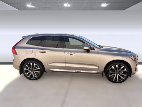 Certified 2023 Volvo XC60 B5 Ultimate image 8