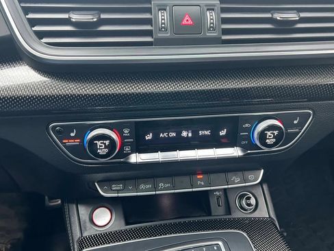 Used 2018 Audi SQ5 Prestige w/ Prestige Package image 25