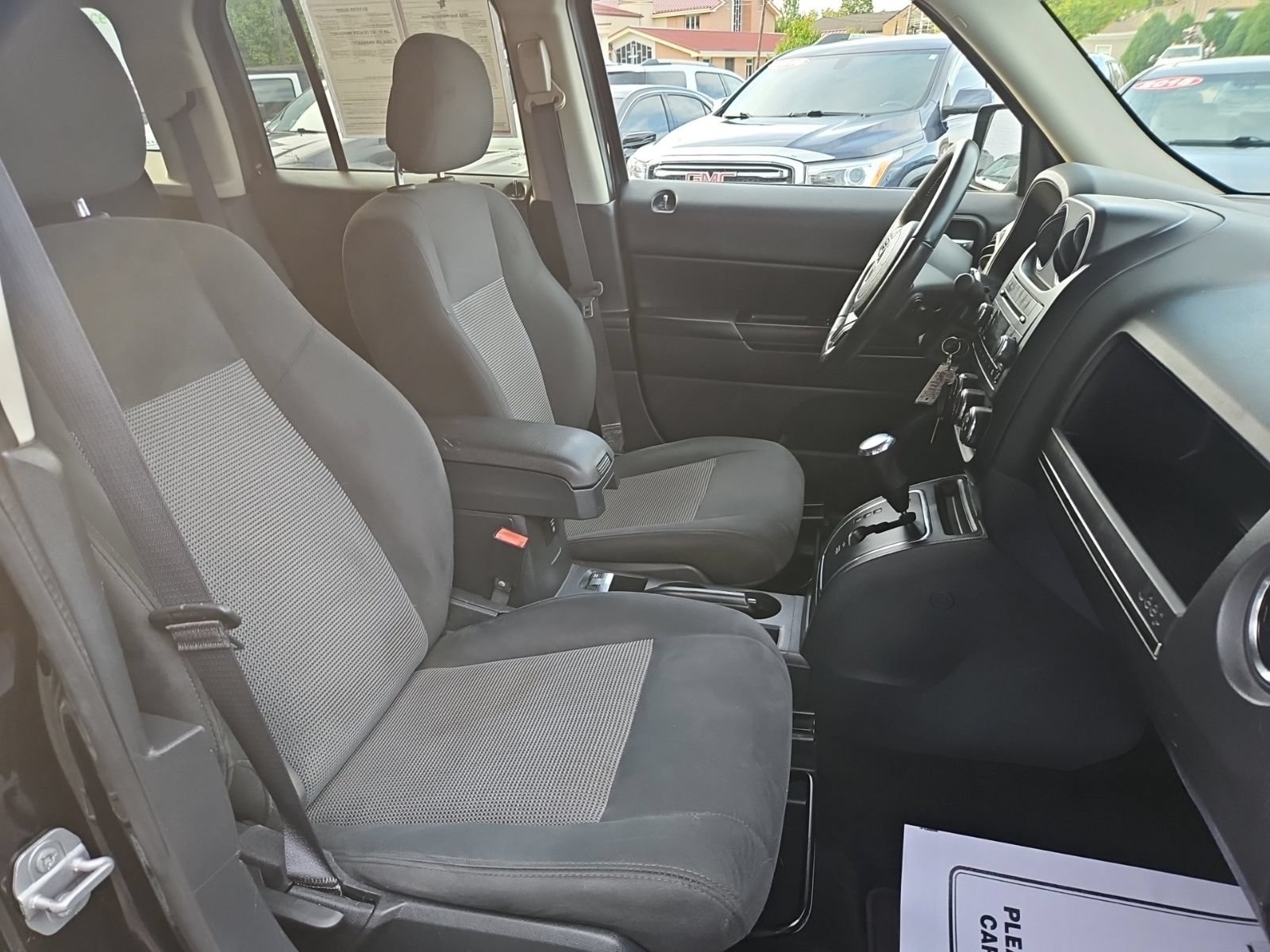 Used 2016 Jeep Patriot Latitude AWD/4WD image 20
