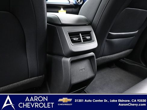 New 2026 Chevrolet Equinox EV LT w/ LPO, Blackout Package AWD/4WD image 18