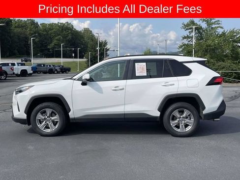 Used 2024 Toyota RAV4 XLE AWD/4WD image 2