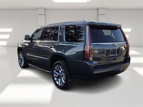 Used 2020 Cadillac Escalade Luxury image 3