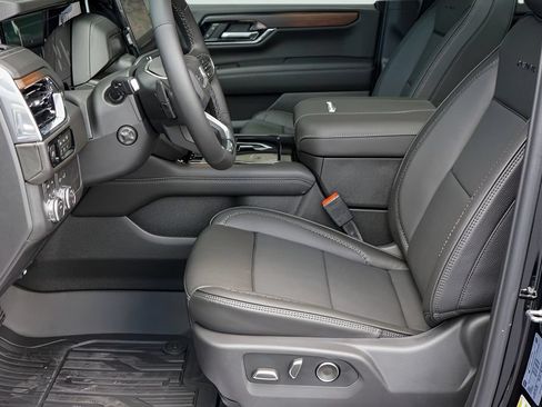 New 2026 GMC Yukon Denali w/ Sun & Power Step Package AWD/4WD image 10