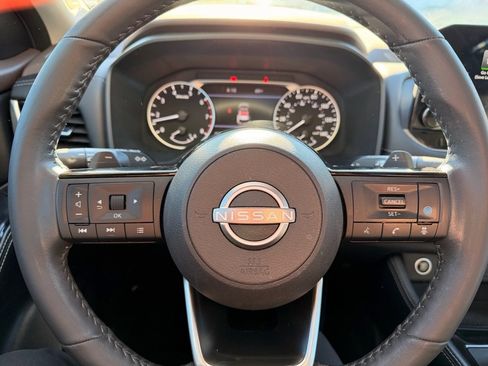 Used 2023 Nissan Rogue SL w/ SL Premium Package image 17