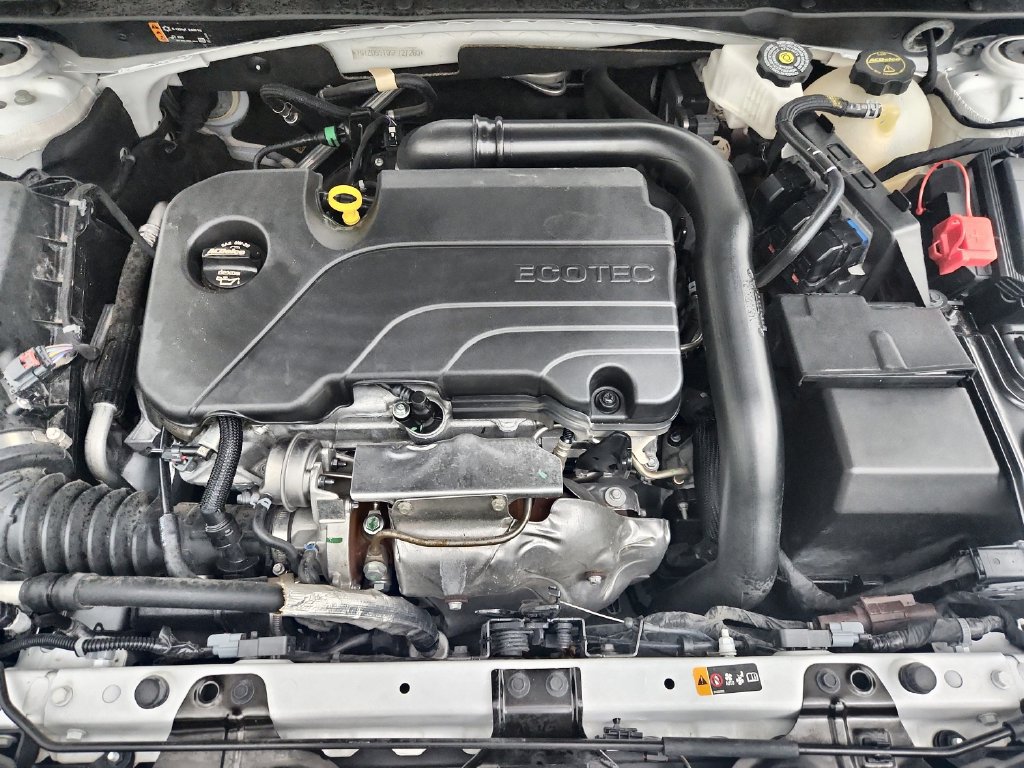 Used 2025 Chevrolet Malibu LT FWD image 35