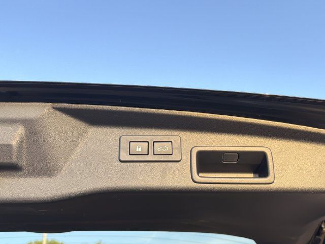 Certified 2026 Subaru Outback Touring XT AWD/4WD image 15