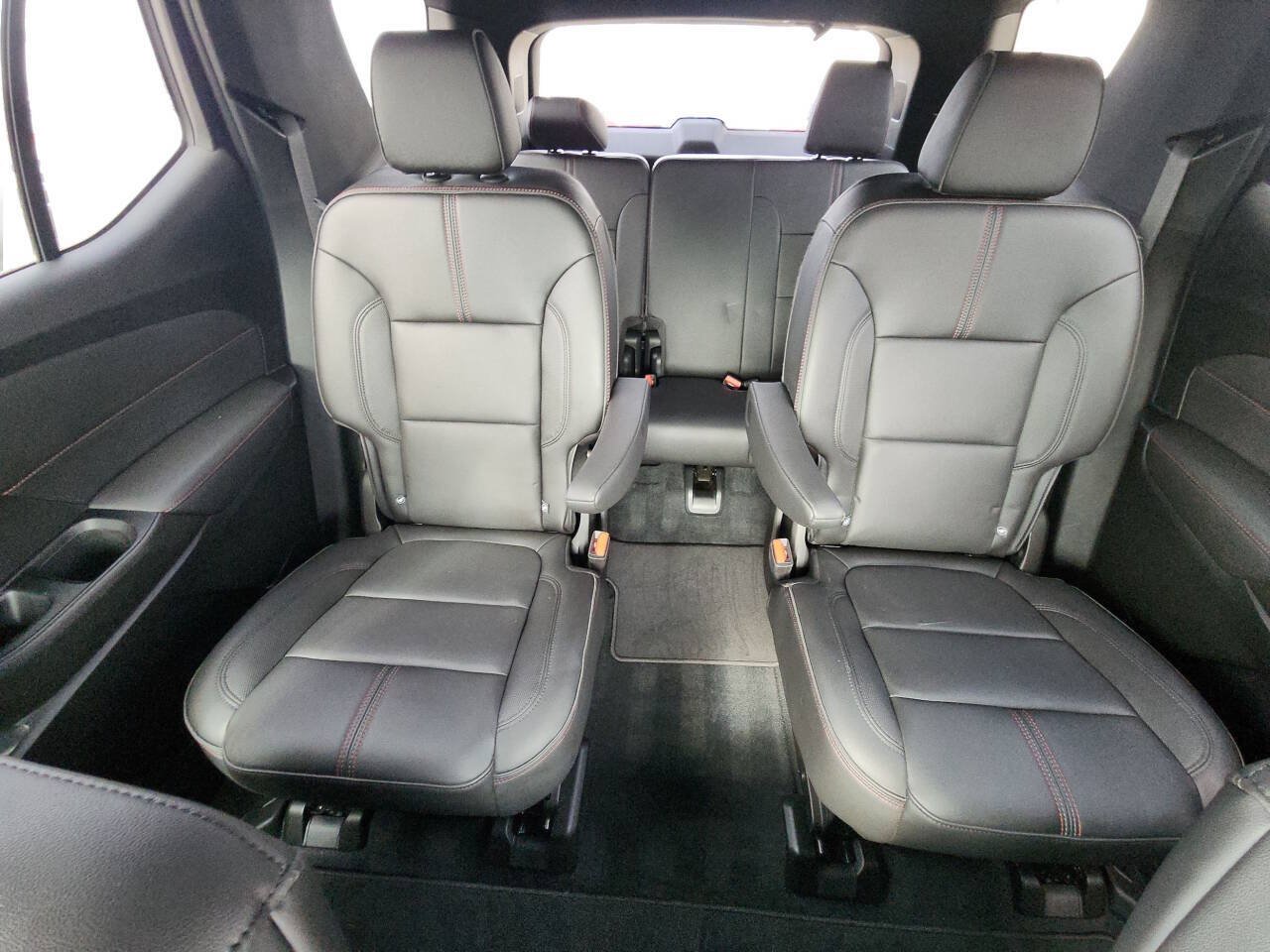 Used 2023 Chevrolet Traverse RS AWD/4WD image 13