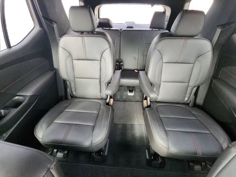 Used 2023 Chevrolet Traverse RS AWD/4WD image 13