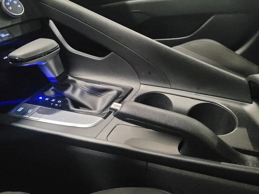Used 2025 Hyundai Elantra SE FWD image 26