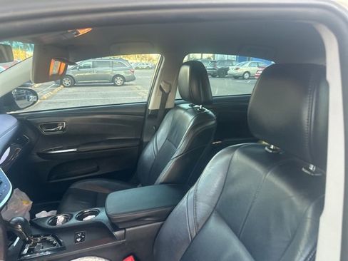 Used 2014 Toyota Avalon Limited image 3