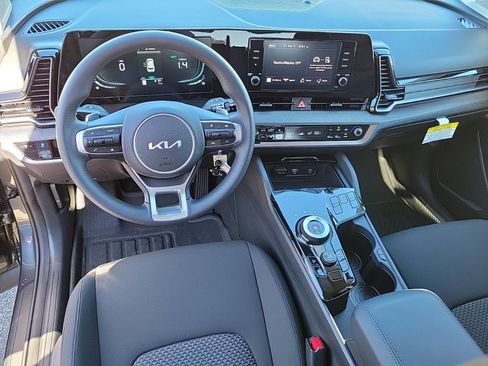 New 2025 Kia Sportage LX image 7