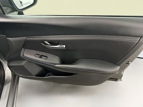 Used 2024 Nissan Sentra SV image 32