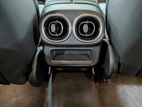 Used 2026 Mercedes-Benz GLC 300 image 16